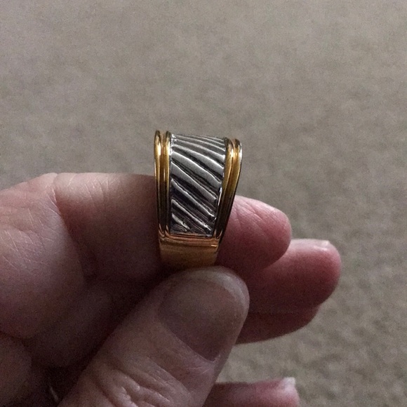 Gold/Silver solid ring. - Picture 2 of 5